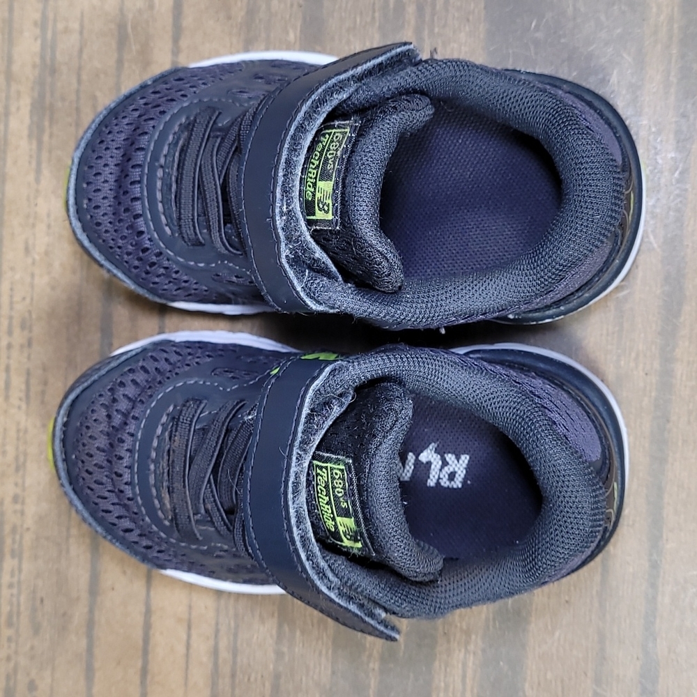 New Balance Kids Navy and Lime Green Sneakers - Picture 7 of 9